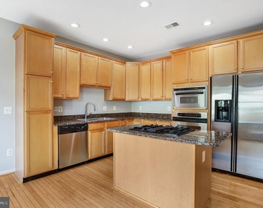 22616 Welborne Manor Square - Photo Thumbnail 15