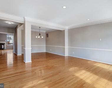 22616 Welborne Manor Square - Photo Thumbnail 3