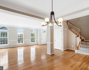 22616 Welborne Manor Square - Photo Thumbnail 10