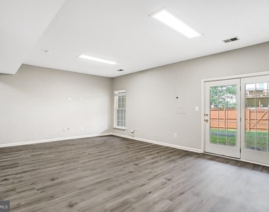 22616 Welborne Manor Square - Photo Thumbnail 38