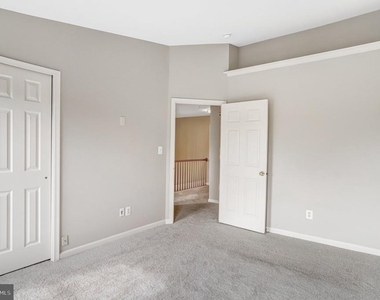 22616 Welborne Manor Square - Photo Thumbnail 32