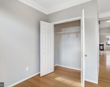 22616 Welborne Manor Square - Photo Thumbnail 5
