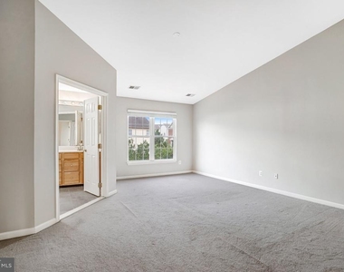 22616 Welborne Manor Square - Photo Thumbnail 23
