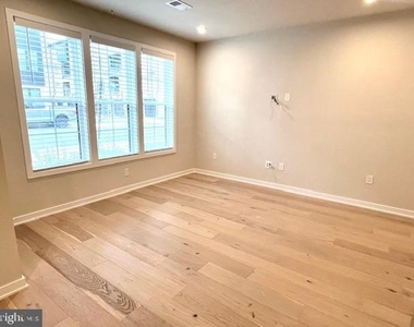 43513 Madison Springs Terrace - Photo Thumbnail 3