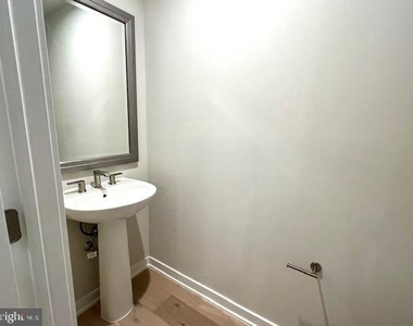 43513 Madison Springs Terrace - Photo Thumbnail 10