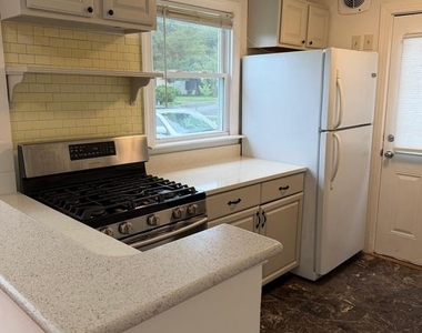 5608 Tremont Drive - Photo Thumbnail 3