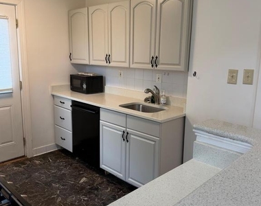 5608 Tremont Drive - Photo Thumbnail 4