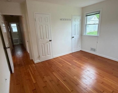 5608 Tremont Drive - Photo Thumbnail 9