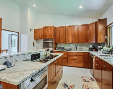 10808 Nicholsridge Road - Photo Thumbnail 16