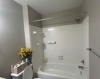 7804 Harrowgate Circle - Photo Thumbnail 10
