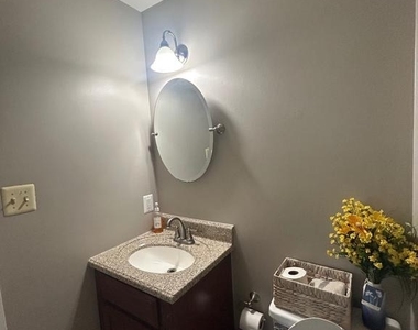 7804 Harrowgate Circle - Photo Thumbnail 11