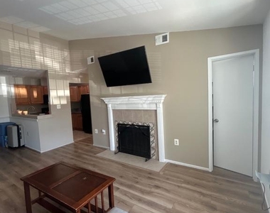 7804 Harrowgate Circle - Photo Thumbnail 7