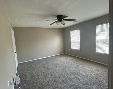 7804 Harrowgate Circle - Photo Thumbnail 14