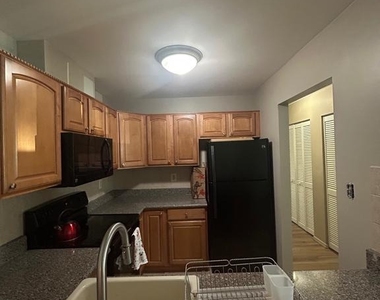 7804 Harrowgate Circle - Photo Thumbnail 9