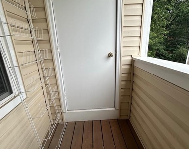 7804 Harrowgate Circle - Photo Thumbnail 23