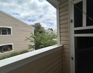 7804 Harrowgate Circle - Photo Thumbnail 24