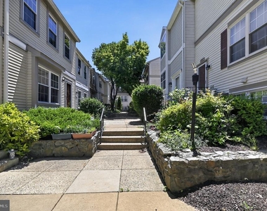 10313 Bridgetown Place - Photo Thumbnail 2
