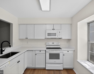 10313 Bridgetown Place - Photo Thumbnail 7