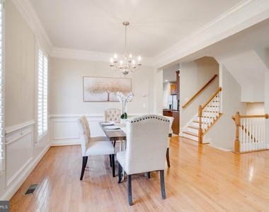 8320 Dockray Court - Photo Thumbnail 9