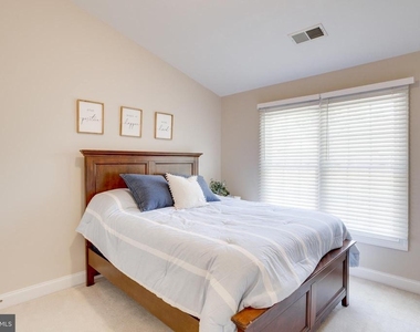 8320 Dockray Court - Photo Thumbnail 26