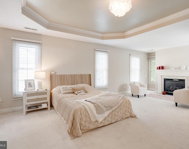 8320 Dockray Court - Photo Thumbnail 17