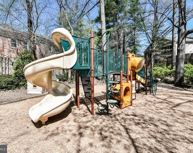 2407 Alsop Court - Photo Thumbnail 36