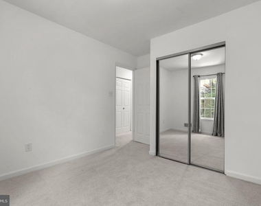 2407 Alsop Court - Photo Thumbnail 20