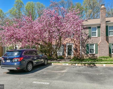 2407 Alsop Court - Photo Thumbnail 17