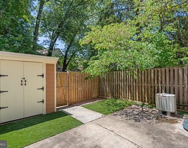 2407 Alsop Court - Photo Thumbnail 16