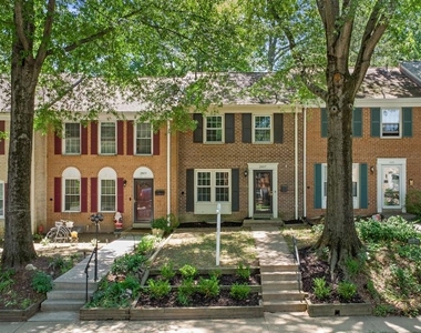 2407 Alsop Court - Photo Thumbnail 2