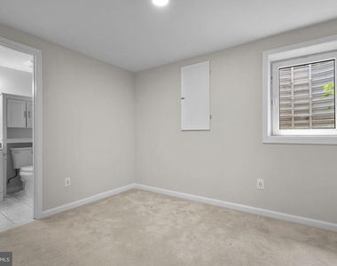 2407 Alsop Court - Photo Thumbnail 28