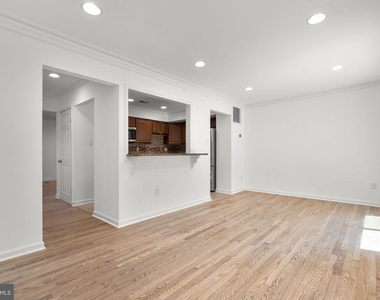 2407 Alsop Court - Photo Thumbnail 13