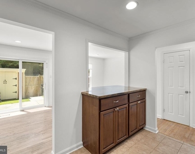 2407 Alsop Court - Photo Thumbnail 10