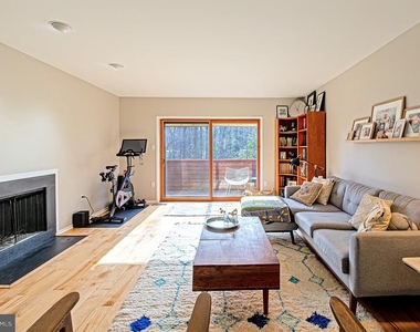 11502 Sunder Court - Photo Thumbnail 4