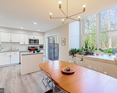 11502 Sunder Court - Photo Thumbnail 19