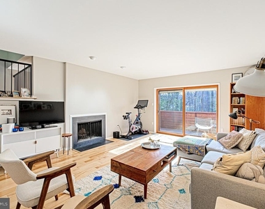 11502 Sunder Court - Photo Thumbnail 5
