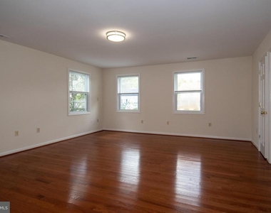 6733 Gouthier Road - Photo Thumbnail 12
