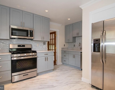 6733 Gouthier Road - Photo Thumbnail 5