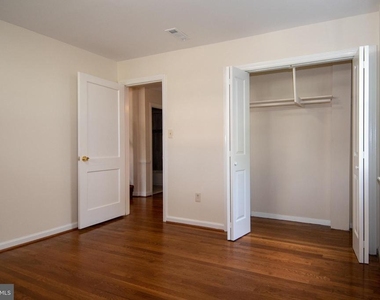 6733 Gouthier Road - Photo Thumbnail 15