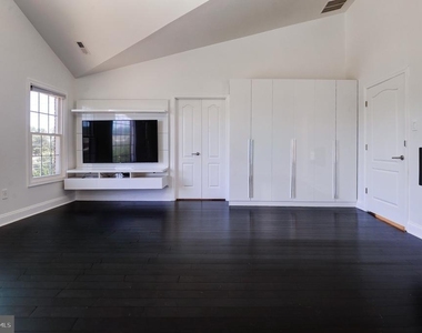1628 Great Falls Street - Photo Thumbnail 30