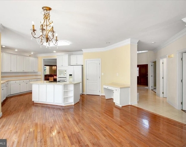 10243 Brittenford Drive - Photo Thumbnail 17