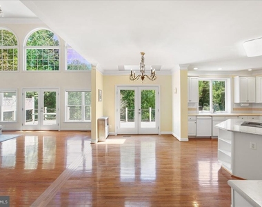10243 Brittenford Drive - Photo Thumbnail 15
