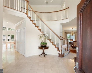 10243 Brittenford Drive - Photo Thumbnail 5