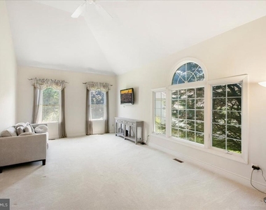 10243 Brittenford Drive - Photo Thumbnail 11
