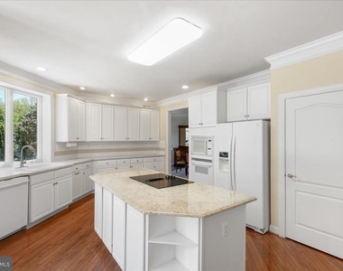 10243 Brittenford Drive - Photo Thumbnail 18
