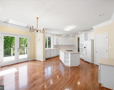 10243 Brittenford Drive - Photo Thumbnail 16