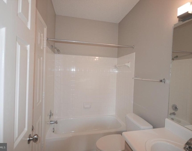 13058 Autumn Woods Way - Photo Thumbnail 17