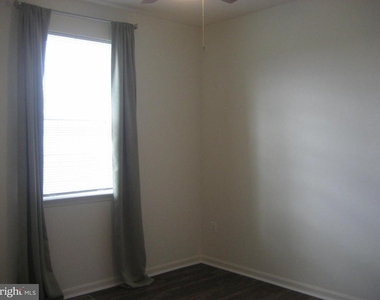 143 Westchester Drive - Photo Thumbnail 11