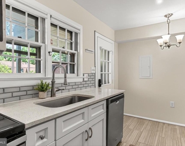 104 W Annandale Road - Photo Thumbnail 12
