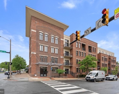 181 E Reed Avenue - Photo Thumbnail 1